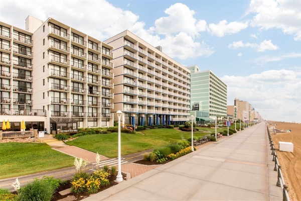 COMFORT INN AND SUITES OCEANFRONT (Virginia Beach)
